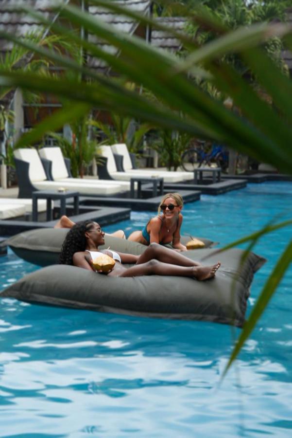Copacabana Gili Air Hotel Mataram Bagian luar foto
